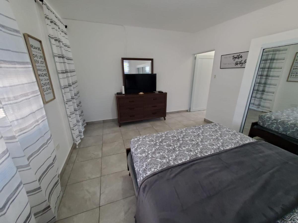 Aguadilla Sunrise Apt With Ac Wifi 8 Minute Walk From Crashboat Beach Ngoại thất bức ảnh