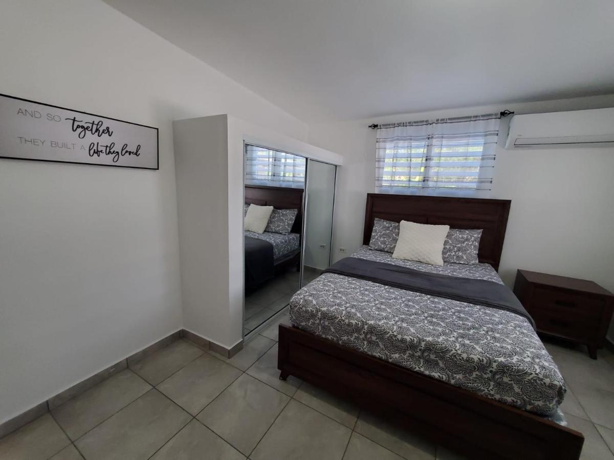 Aguadilla Sunrise Apt With Ac Wifi 8 Minute Walk From Crashboat Beach Ngoại thất bức ảnh